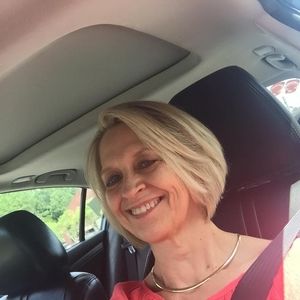 Meet your Posher, Debbie